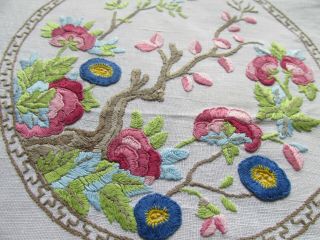 Vintage Hand Embroidered Linen Tree Of Life Tablecloth 41 " X41 " - Detail