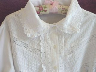 Antique/Vintage Nightgown Broderie Anglaise & Lace Trim. 4