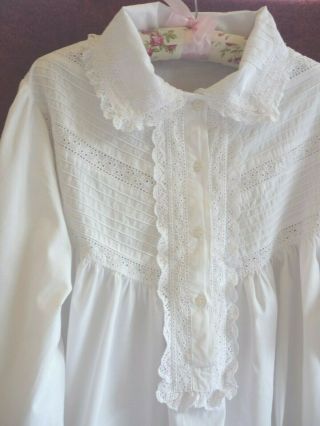 Antique/Vintage Nightgown Broderie Anglaise & Lace Trim. 6