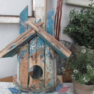 Sweet Timeworn Vintage Wren Birdhouse Vintage Shabby Cottage Decor Orig Paint