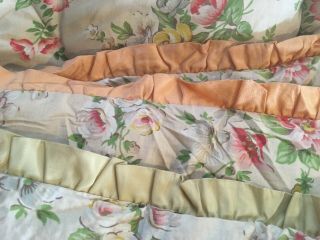 Cute Floral Vintage Eiderdown Quilt Bedcover Bright Colours Size small 4