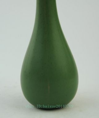 Antique Chinese hand - carved porcelain green glaze vase b02 3