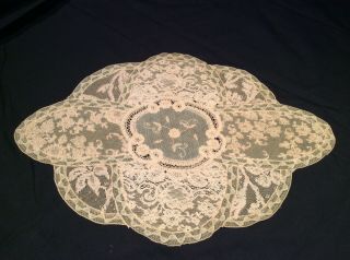 Stunning French Normandy Tambour Lace Oval Centerpiece Doily Brussels Duchesse