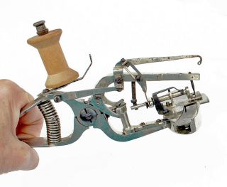 Antique American Hand miniature lock - stitch sewing machine 1884 3