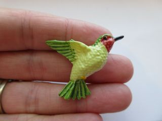 Gorgeous XL Antique Vtg Hand Painted Realistic Hummingbird BUTTON 1 - 1/2 
