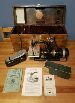 Vtg Or Antique Willcox & Gibbs Portable Sewing Machine W/ Case &