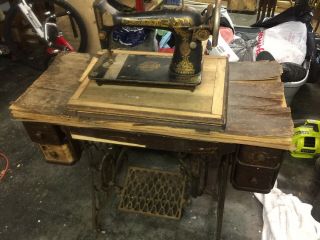 Antique Singer Sewing Machine With Wooden Stand