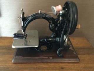 Antique Vintage Old Willcox & Gibbs Handcrank Sewing Machine,  Serial A497786