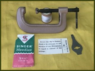 OUTSTANDING ANTIQUE SINGER MODEL 20 SEWHANDY TOY HAND CRANK SEWING MACHINE 7