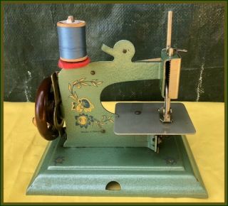 RARE ANTIQUE SCHURHOFF BLUE & GOLD FLOWERS TOY HAND CRANK SEWING MACHINE 5