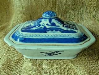 Chinese 19th Century Canton Export Blue Willow Pottery Lidded Square Bowl Chips