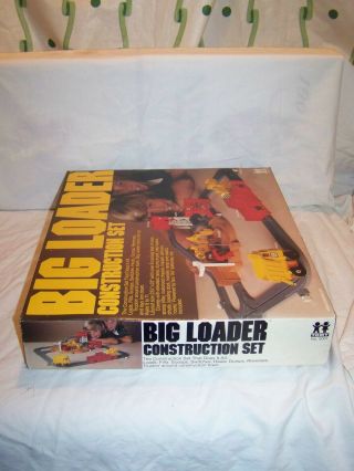 Vintage 1977 Tomy Big Loader Construction Set 5001 Complete and 8