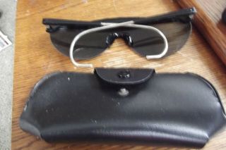 Sunglasses,  U.  S.  Gi Unissued In Black Case,  Stamped & Dated 1974 Old Stock