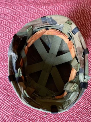 U.  S.  ARMY HELMET FROM THE 1980s WITH WOODLAND COVER AND NETTING IN TACT 6