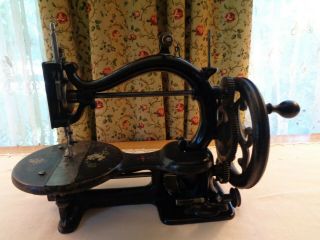 1868 Antique Gold Medal Sewing Machine Co.  Cast Iron Sewing Machine - Tole Flowers