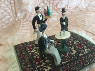 VINTAGE LEAD METAL TOY FIGURES PARIS BISTRO SCENE WAITER COUPLE AT TABLE 4 pc 5