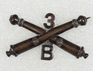 Army Collar Pin: Battery B,  3rd Field Artillery Regiment - C.  1907,  Bronze