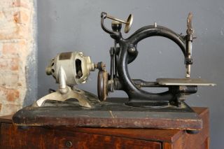 WILLCOX & GIBBS Antique Sewing Machine Chain Stitch Brass Medallion 1800s Motor 3