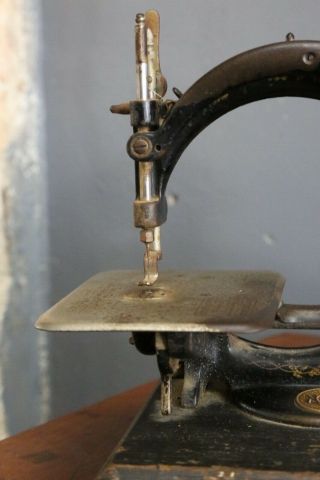 WILLCOX & GIBBS Antique Sewing Machine Chain Stitch Brass Medallion 1800s Motor 5