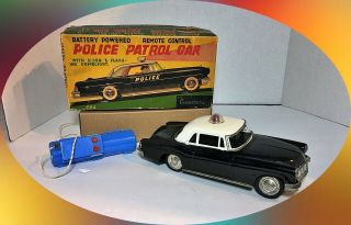 Vintage Cragstan Remote Control Police Patrol Car 684 W/siren & Flashing Light