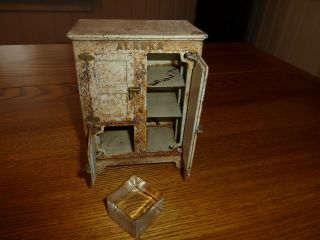 Antique Early Cast Iron " Ice Box " Toy Salesman Sample W/ Block Of Ice.  Rare