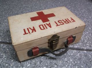 S24 Vintage First Aid Kit Loaded M.  S.  A.  Hand Painted Type D First Aid