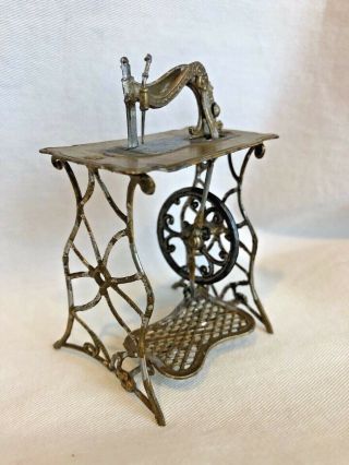 Antique German Miniature Dollhouse Metal Sewing Machine 3.  5 " H X 2 1/4 " L