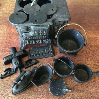 Queen Cast Iron Miniature Toy Stove 15 Piece Set Vintage Pots Pans Accessories