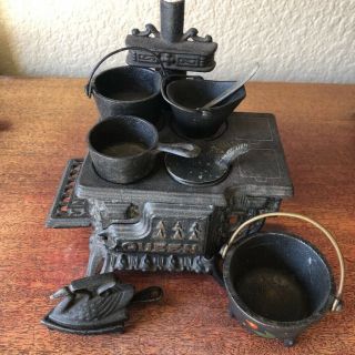 Queen Cast Iron Miniature Toy Stove 15 Piece Set Vintage Pots Pans Accessories 2