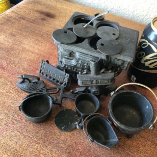 Queen Cast Iron Miniature Toy Stove 15 Piece Set Vintage Pots Pans Accessories 4