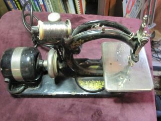 Vintage Willcox & Gibbs Sewing Machine With Accessories 9