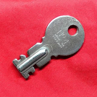 Singer Simanco Key For Featherweight 221 222k 221k Sewing Machine Case