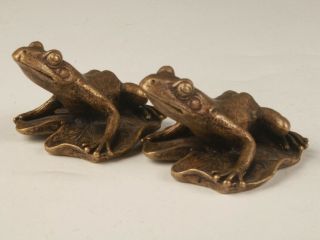 2 Chinese Bronze Hand Casting Frog Figurines Statue Good Luck Decorative Gift