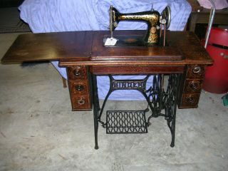 Antique Singer Treadle Sewing Machine 1918 Model 66 Red Eye Local Pu