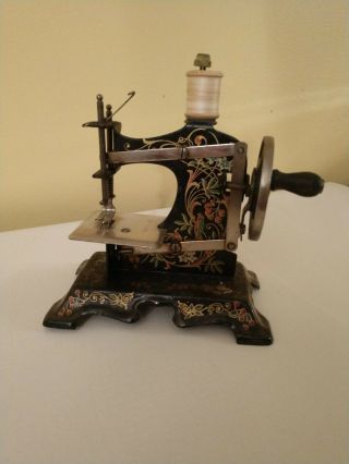 F.  W.  Mueller Model 5 Hand Crank Toy Sewing Machine Pre - Wwii Berlin,  Germany