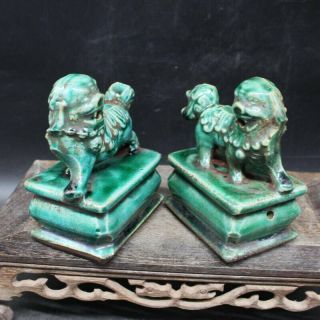 Chinese Old Marked Green Figure Glazed Pair Porcelain Foo Dog Curve Palace Lion