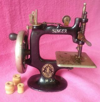 Vintage Wooden Handle Hand Crank Miniature Cast Iron Singer Sewing Machine