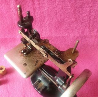 Vintage Wooden Handle Hand Crank Miniature Cast Iron Singer Sewing Machine 5