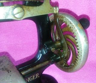Vintage Wooden Handle Hand Crank Miniature Cast Iron Singer Sewing Machine 8