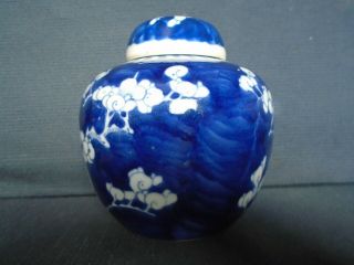 An antique Chinese porcelain b&w Ginger Jar & cover,  late 19th.  c,  very good con. 2