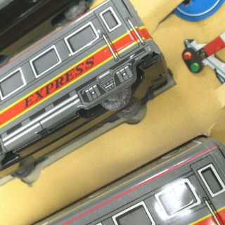 Vtg THE SANTA FE ' S CHIEF TIN LITHO FRICTION TRAIN w/SIGNALS SET Orig BOX 3