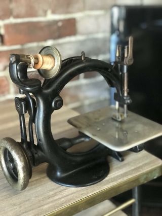 WILLCOX & GIBBS Antique Sewing Machine Chain Stitch Brass Medallion 1800’s 4