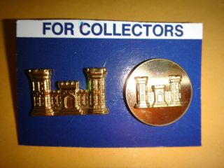 Set Of 2 Us Army Corps Of Engineers Metal Badges On For Collectors Display Card