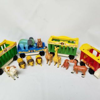 1973 Fisher Price Little People Circus Train 991 Animals Conductor Ringmaster