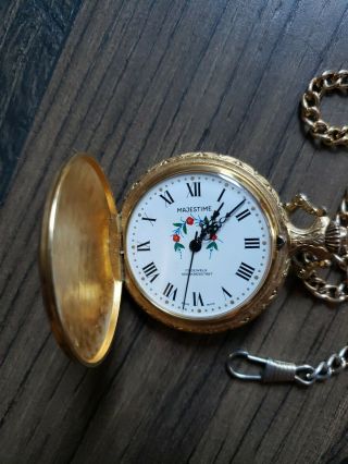 Vintage Majestime Pocket Watch Swiss made 17 Jewels Hunter Case 2