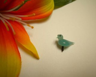 Sweet Little Antique Realistic Jadeite Glass Figural Bird Charm String Button