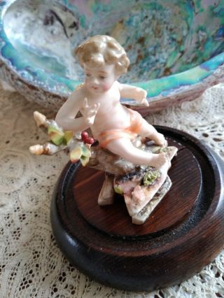 MEISSEN CROSSED SWORDS ANTIQUE PUTTI CHERUB BOY FIGURE NO WINGS 2