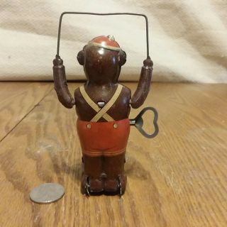 RARE 1940s MECHANICAL WIND UP LITHO TIN BEAR JUMPING ROPE WITH KEY GERMANY 3