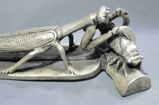 Handwork Collectable Old Noble Miao Silver Carve Mantis Hold Leaf Unique Statue 2