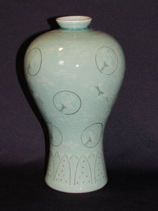 Large Vintage Korean Celadon Crackle Vase Flying Crane & Cloud Design Signed